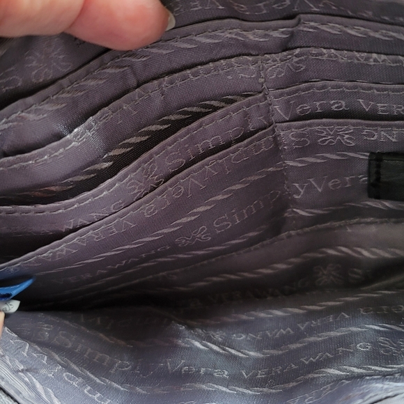 Pair of Vera Wang wristlets - Picture 2 of 7